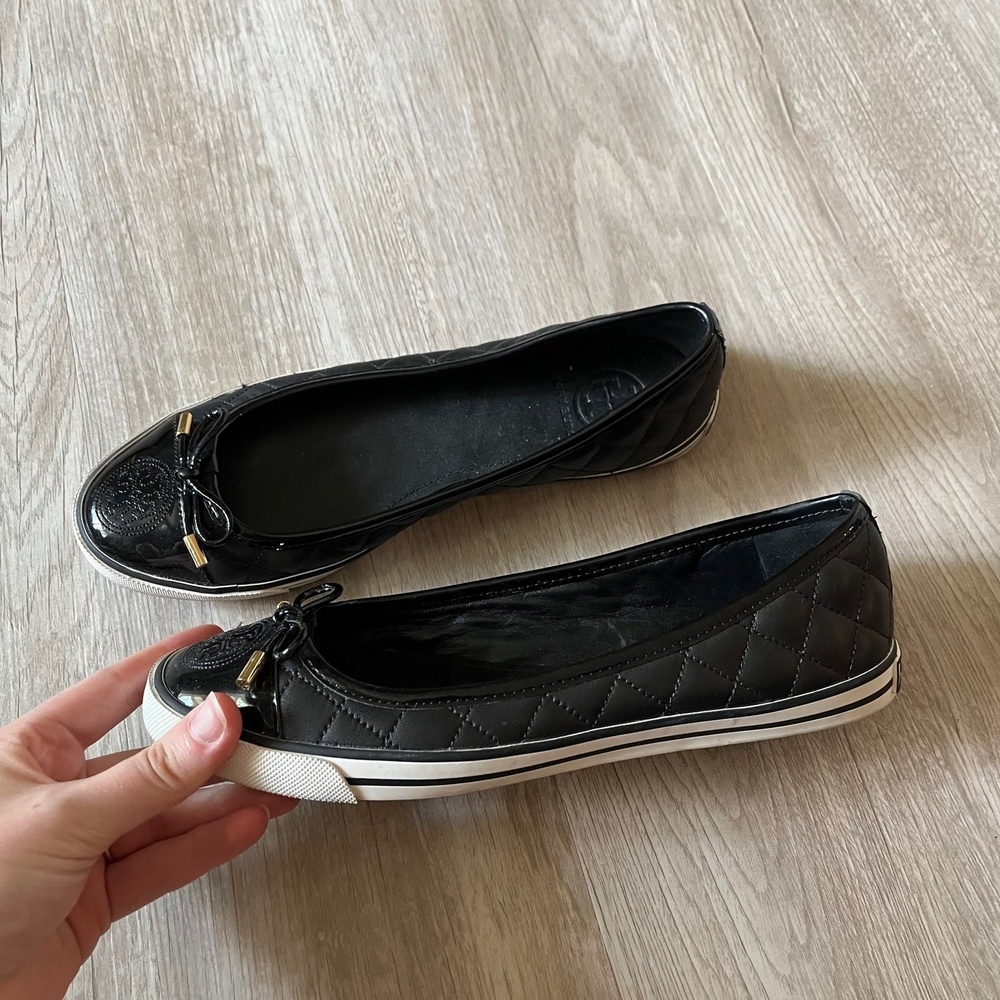EUC Tory Burch Skyler Black Quilted Leather Sneaker | Flats